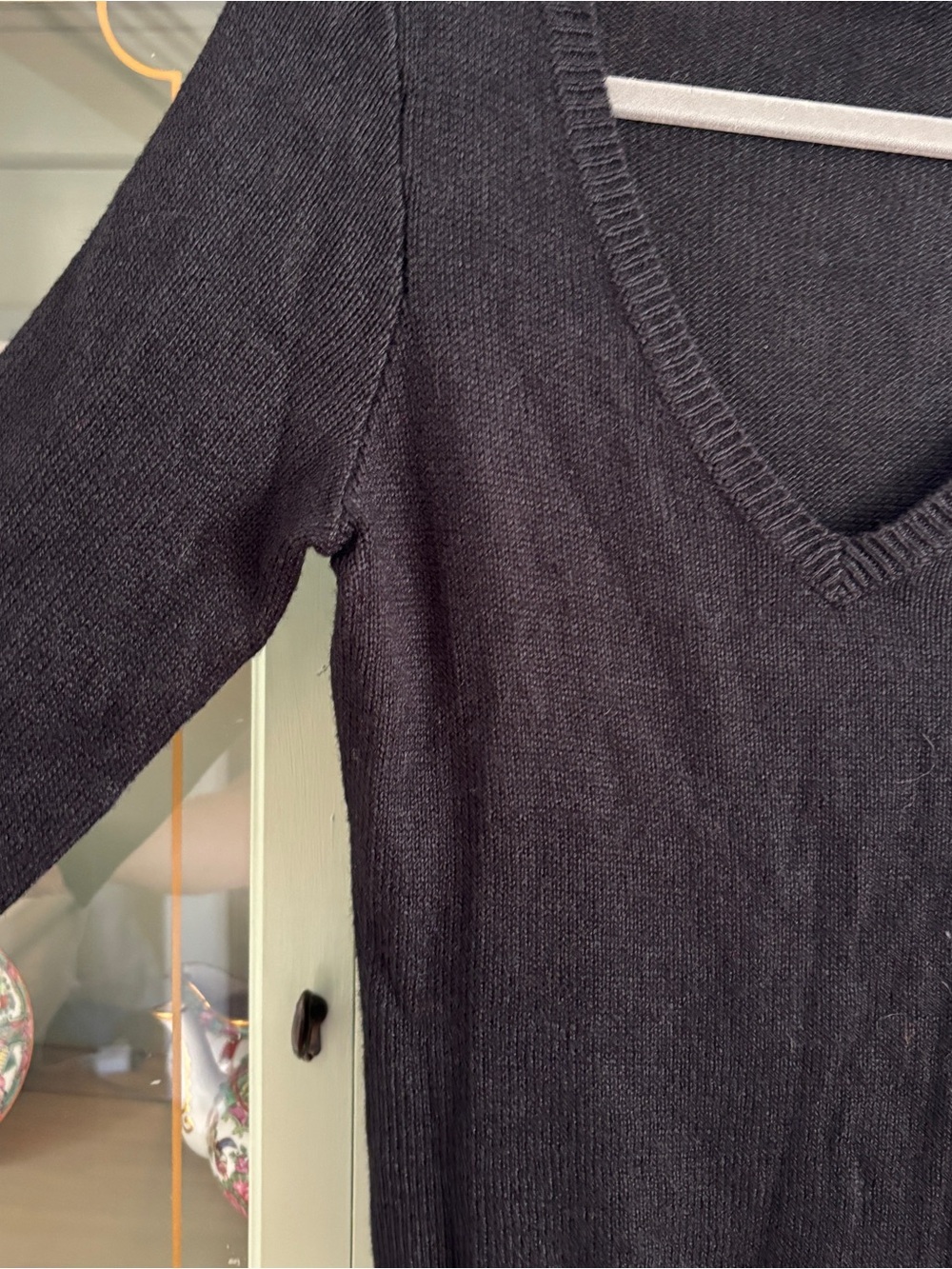Lauren Ralph Lauren 100% Silk V Neck Black Sweater - Picture 2 of 5